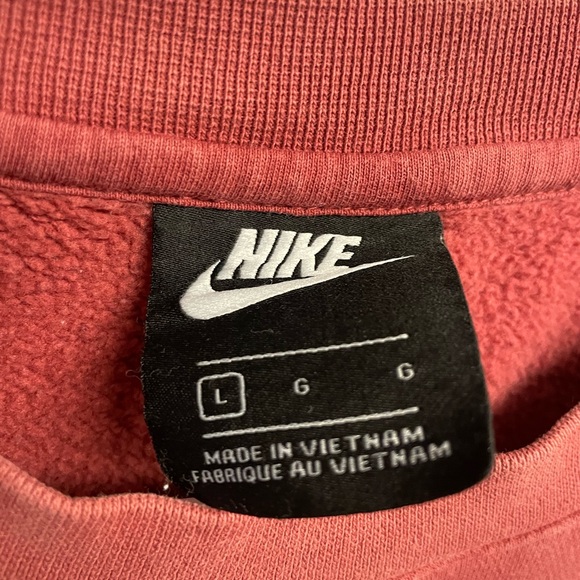 Red Nike crewneck - Picture 2 of 3